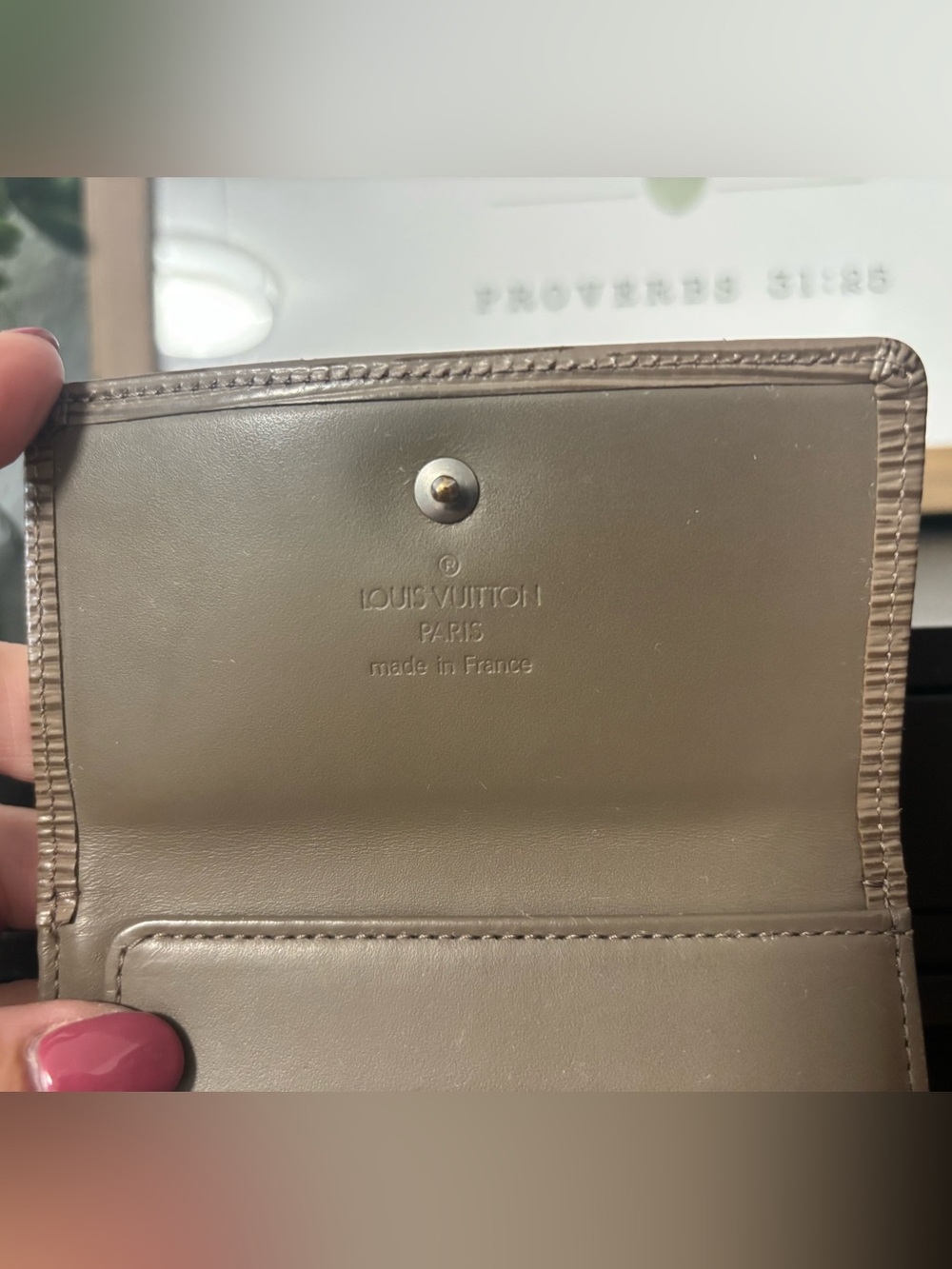Vintage Louis Vuitton Paris Epi Leather Snap Wallet - Authentic - Picture 4 of 14